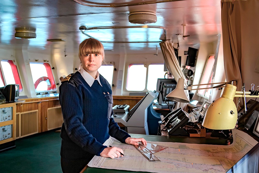 Теперь под началом Марины Старовойтовой - "зубастый", издалека узнаваемый ледокол.