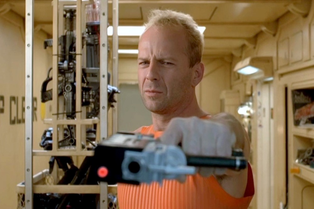 Кадр из фильма "Пятый элемент" (1997).