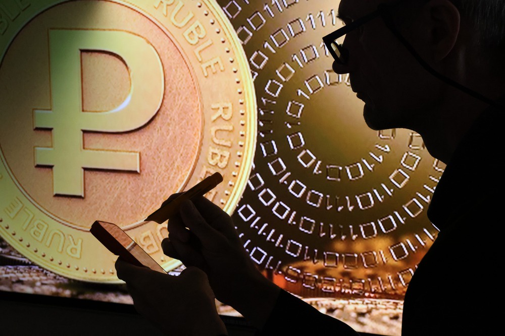 Наличные платежи имеют "иммунитет" к техническим неполадкам, но кешбэк за покупки не приносят. 