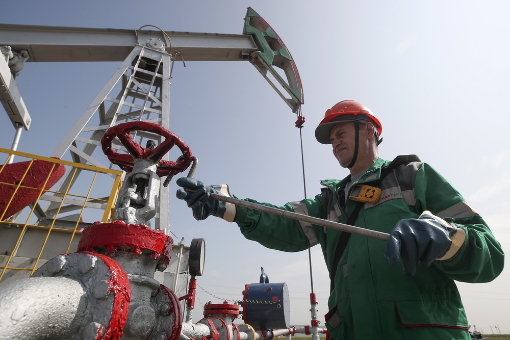 Россия в декабре увеличит добычу нефти на 41 тысячу баррелей в сутки, до 9,57 миллиона баррелей в сутки.