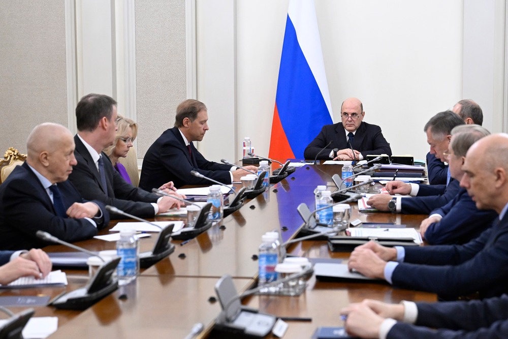 Михаил Мишустин на оперативном совещании с вице-премьерами обсудил новые меры укрепления промышленного суверенитета.