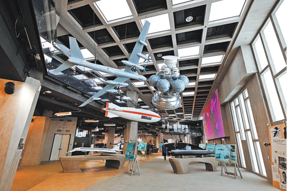 В музейном пространстве "Время мечтать" экспонаты с историями на любой вкус. Среди них можно встретить и земляков, и ровесников...