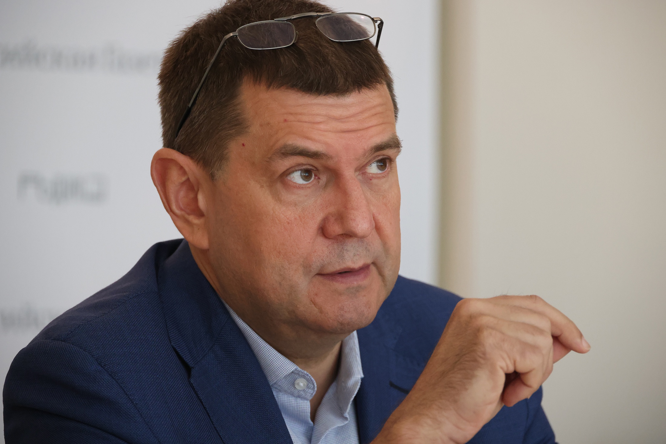 Алексей Емельянов: Ежегодно более 500 объектов культурного наследия находятся в работе у реставраторов. С 2011 года уже отреставрированы более 2300 памятников.