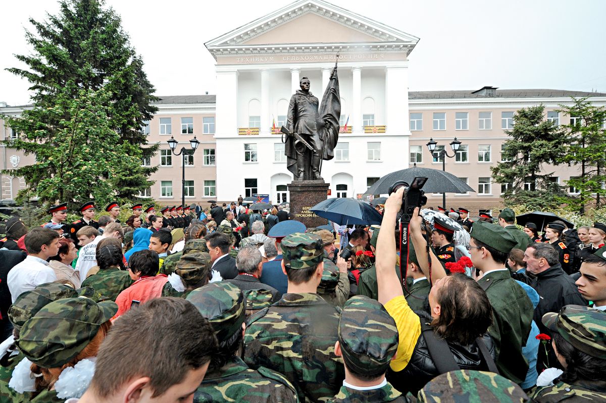 Торжественное открытие памятника Алексею Бересту в Ростове-на-Дону. Май 2016 года. Торжественное открытие памятника Алексею Бересту в Ростове-на-Дону. Май 2016 года.