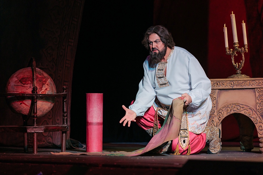 "Борис Годунов" присутствует в афише фестиваля уже более 30 лет. И все равно в зале аншлаг.