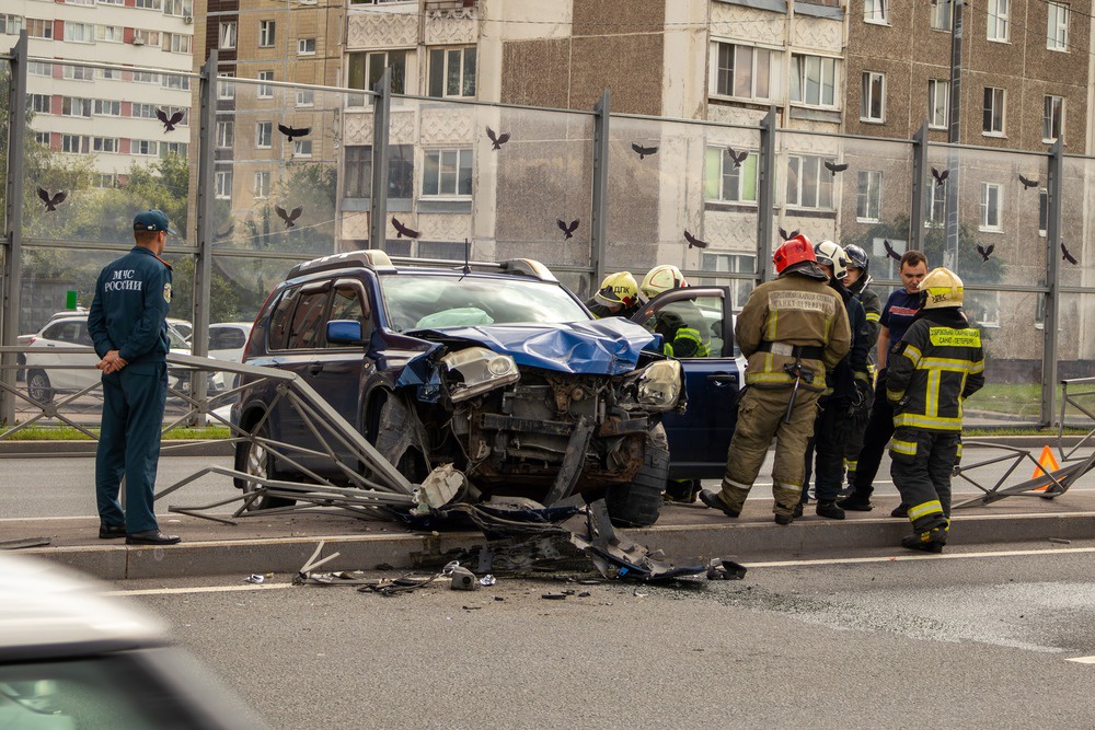 В этой аварии один человек погиб, другой получил травмы. Последний в уголовном деле не значится.