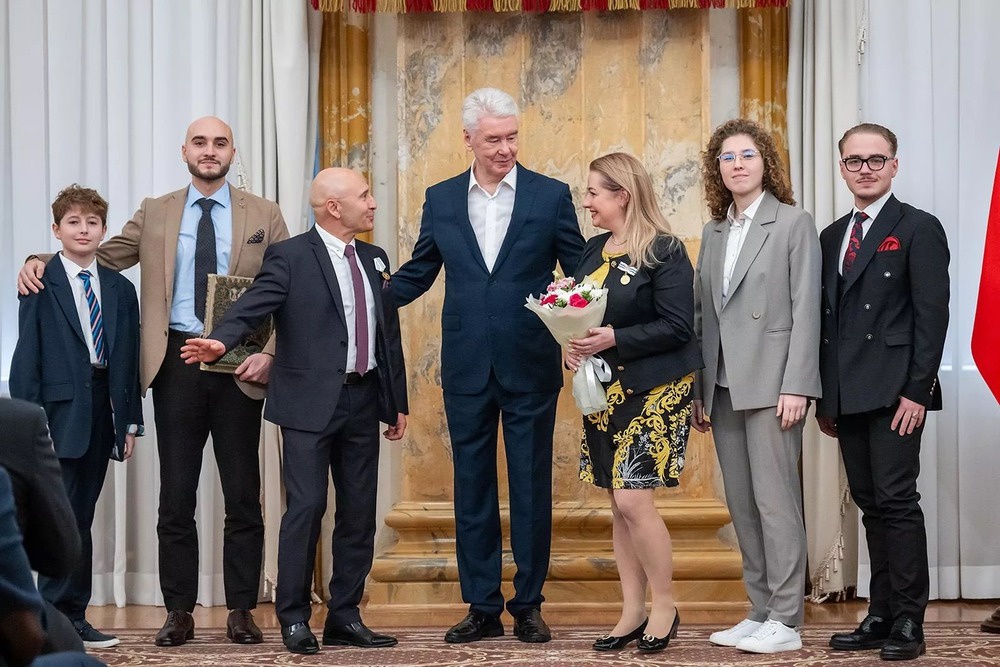 "Нашу семью объединяют в первую очередь любовь, взаимное уважение и взаимопонимание", - рассказали Сергею Собянину Ольга и Дмитрий Погосовы.