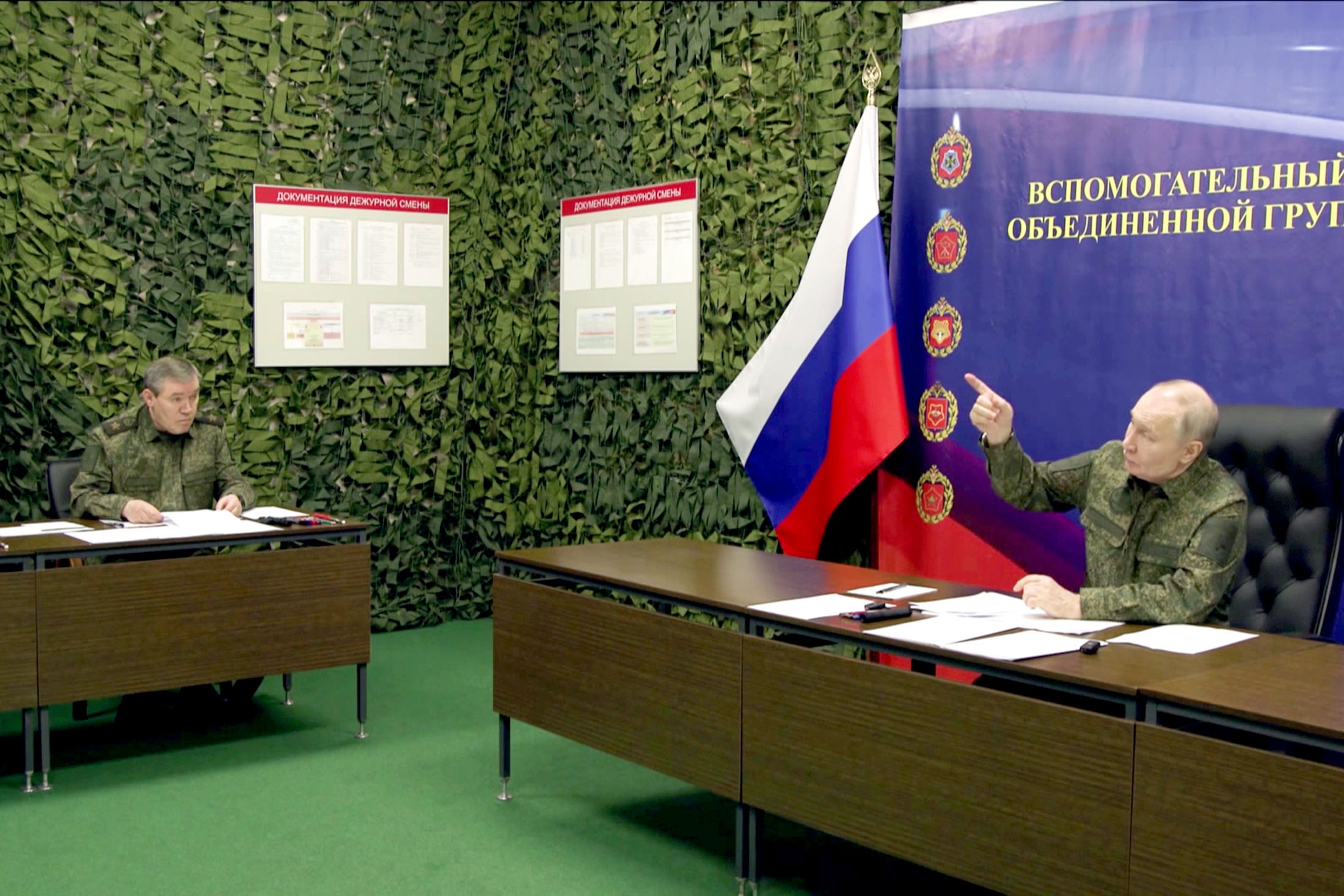 Владимир Путин поблагодарил группировку "Центр" за результаты работы в Красноармейске.