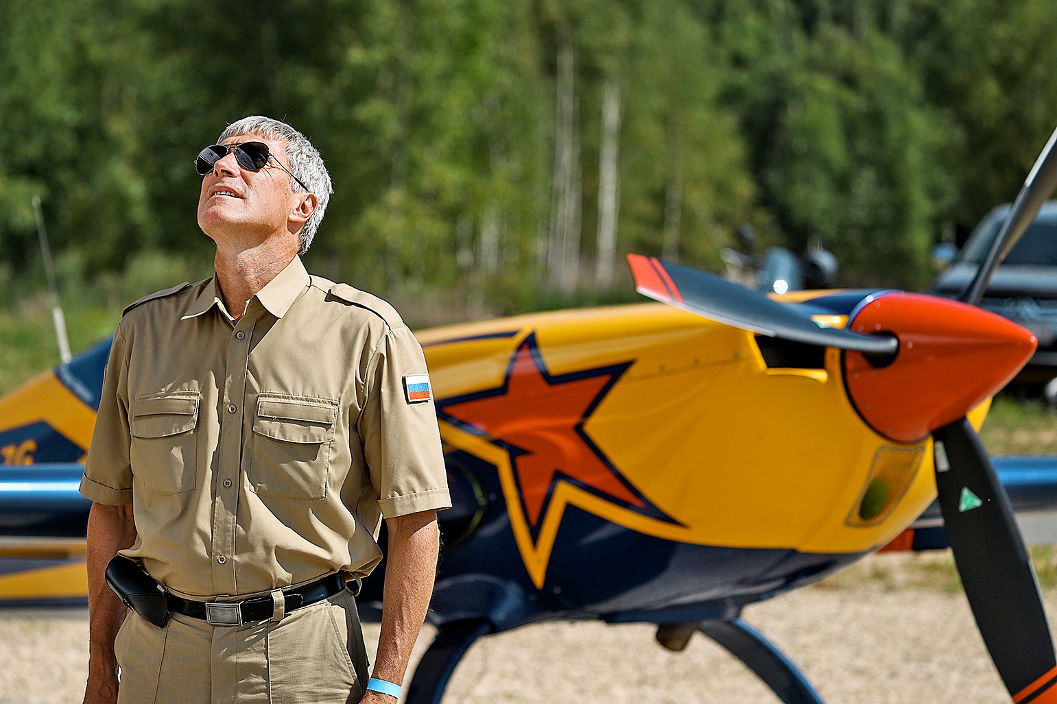 На чемпионате России по высшему пилотажу на поршневых самолетах.