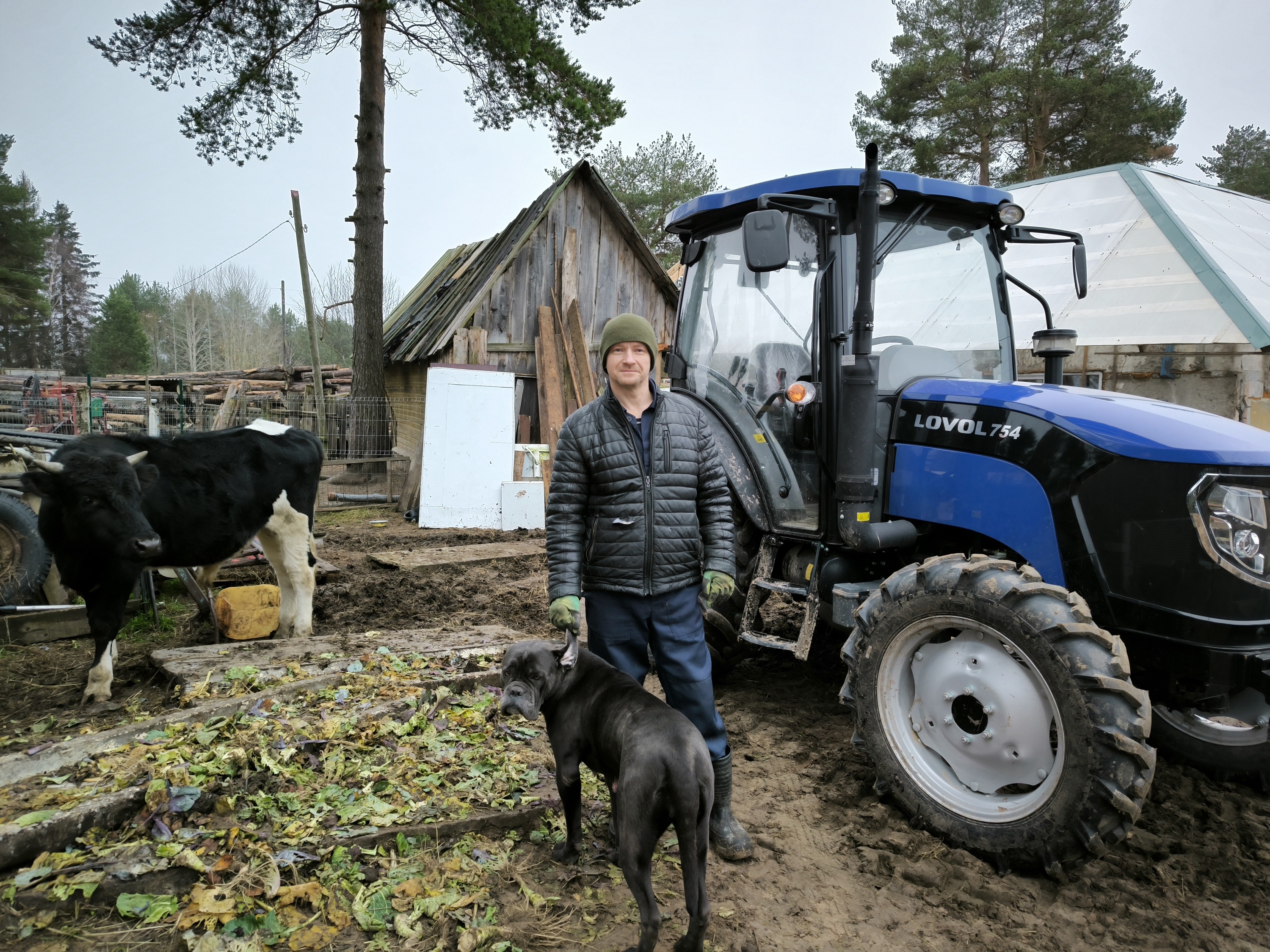Евгений получил грант для участников СВО и купил на него трактор. 