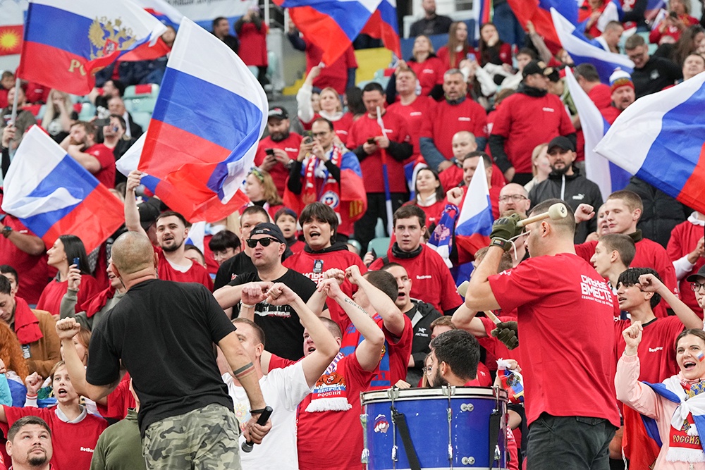 Сборная собирает аншлаги на всех домашних матчах: будь то в Волгограде или в Москве. Сборная собирает аншлаги на всех домашних матчах: будь то в Волгограде или в Москве.
