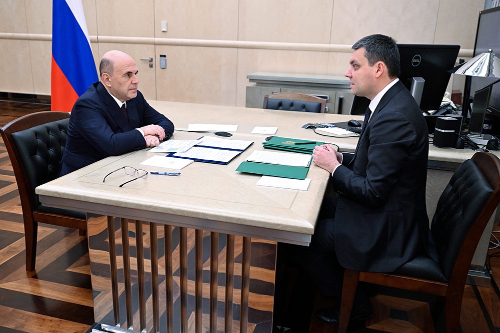 Иван Советников рассказал премьер-министру о борьбе с лесными пожарами.