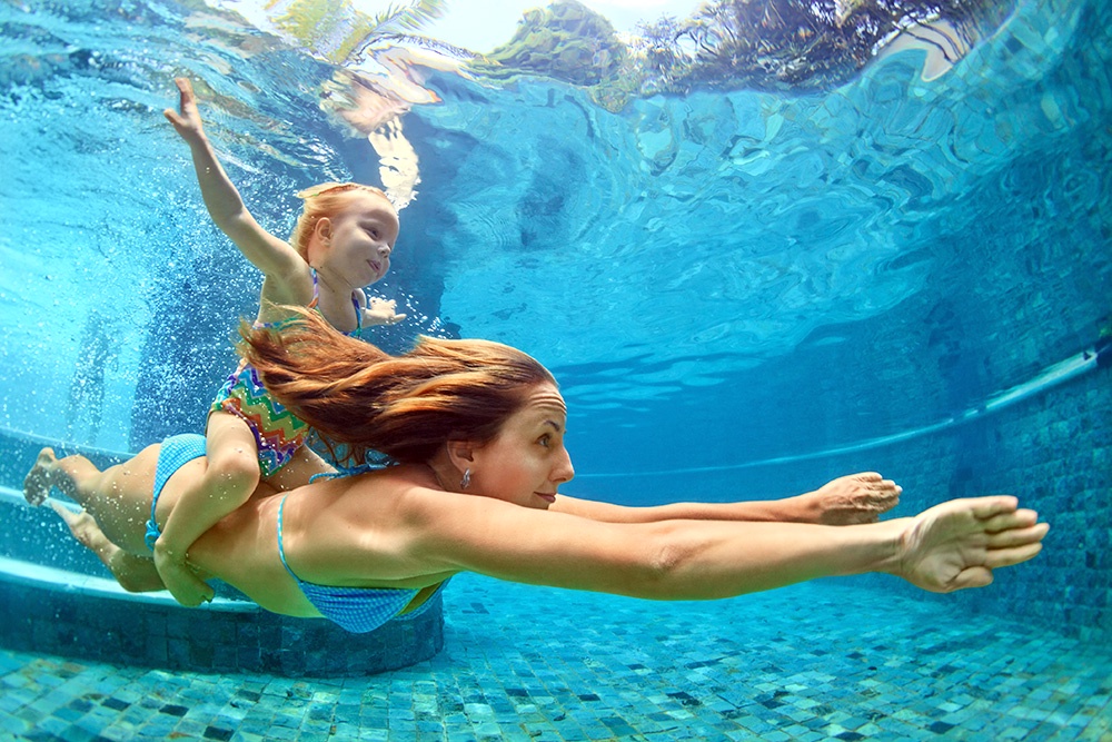 Плавание - одно из самых полезных занятий.