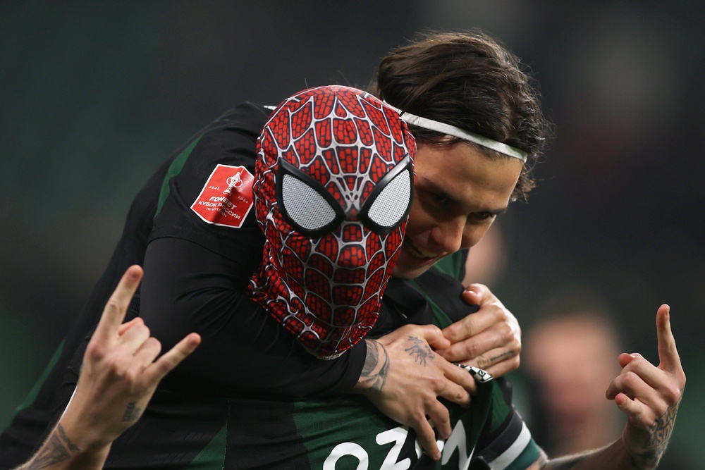 Никита Кривцов в маске Человека-паука развеселил партнеров по команде, но вот тренер этот поступок раскритиковал