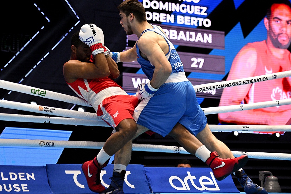 Шарабутдину Атаеву (справа), выступающему в первом тяжелом весе, предстоит защищать чемпионский титул 2023 года.