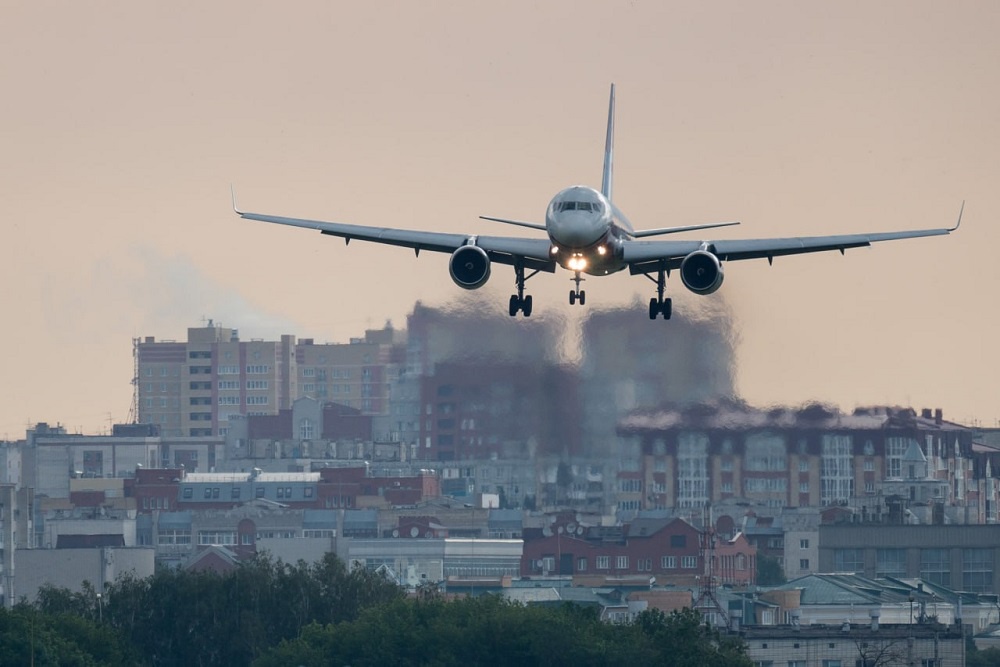 Одна из главных причин необходимости строительства нового аэропорта - его нужно вынести за черту города. Сейчас воздушная гавань расположена едва ли не в центре Омска