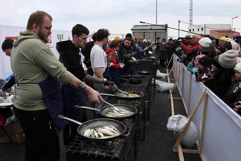 Почти все гастрофестивали на Дальнем Востоке включают рыбные блюда, так как это является основой местной кухни.