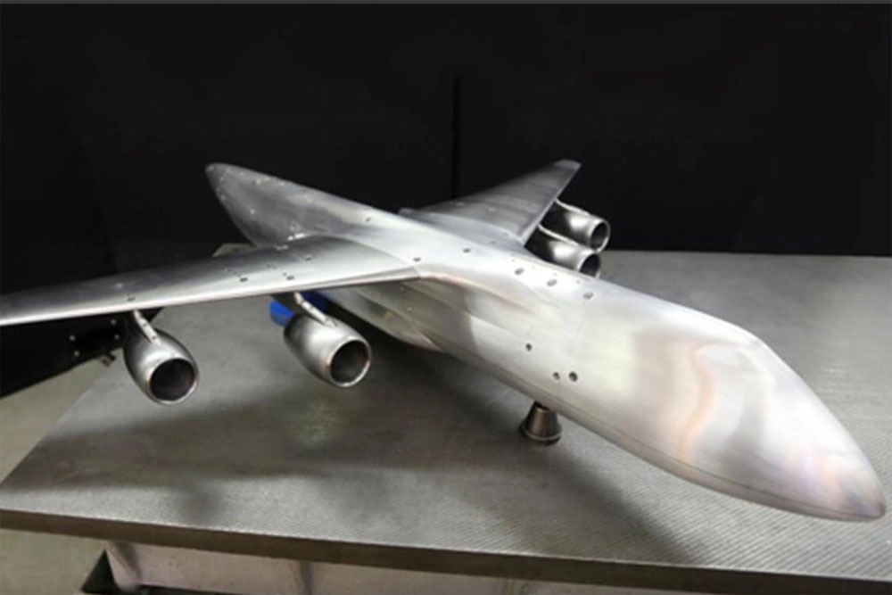Аэродинамическая модель будущего Ил-100 "Слон". Источник