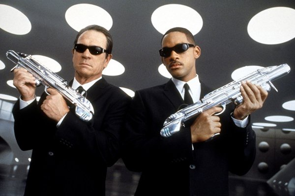 Кадр из фильма "Люди в черном 2"