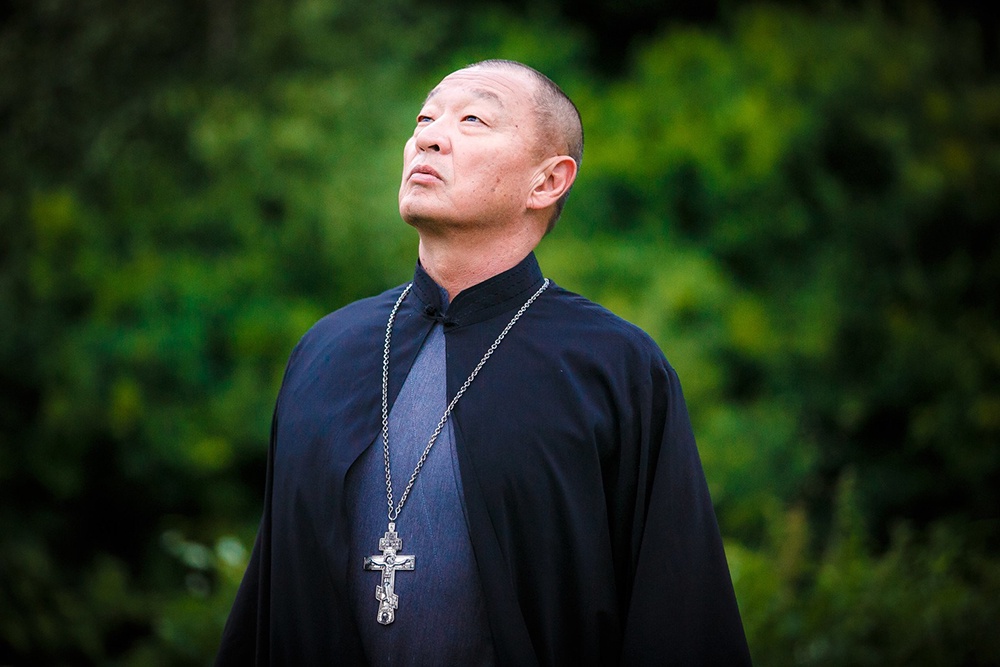 Кадр из фильма  "Иерей-сан. Исповедь самурая" (2014)