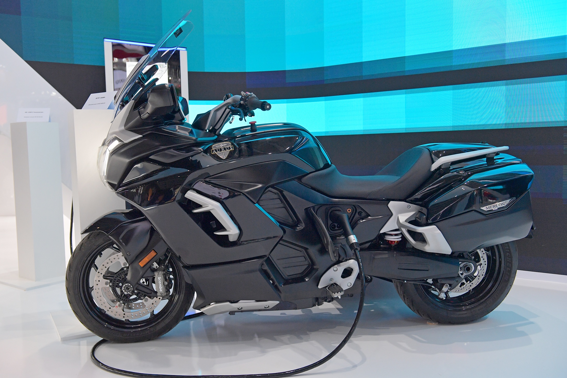 Электрический мотоцикл Aurus Merlon. Электрический мотоцикл Aurus Merlon.