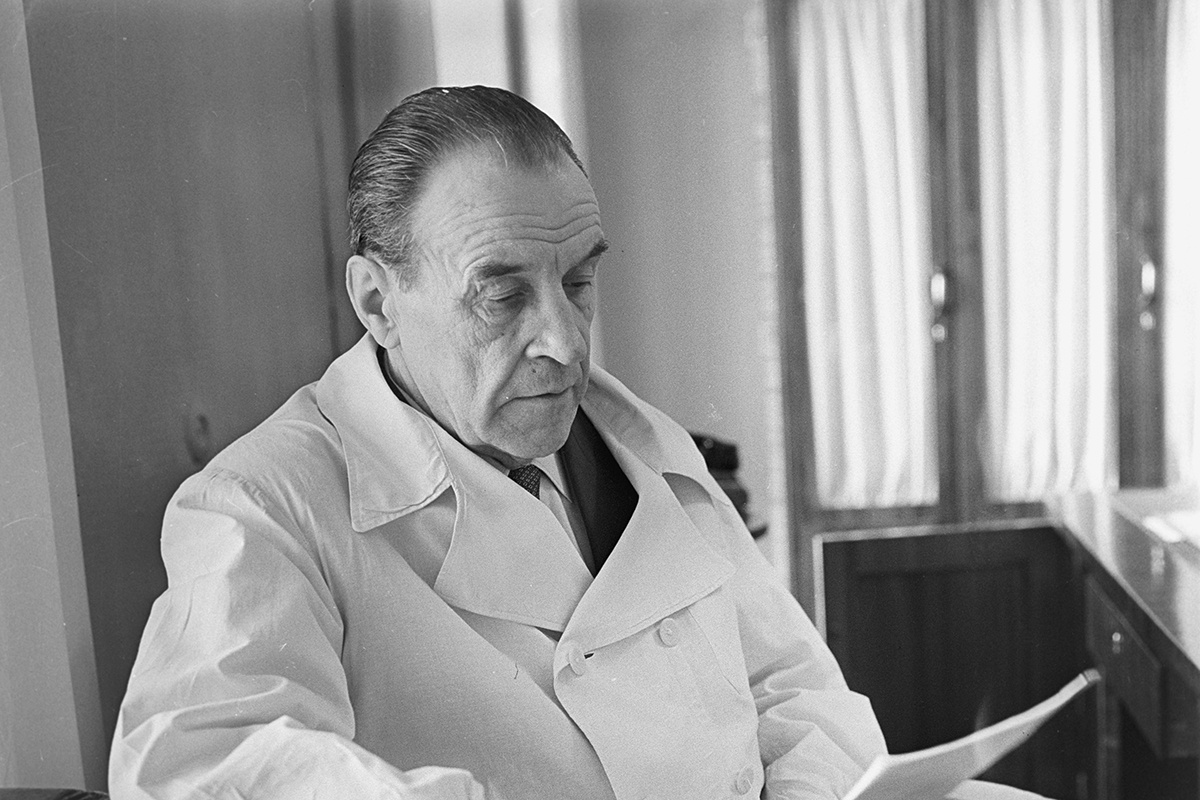 Академик Александр Николаевич Бакулев. 1965