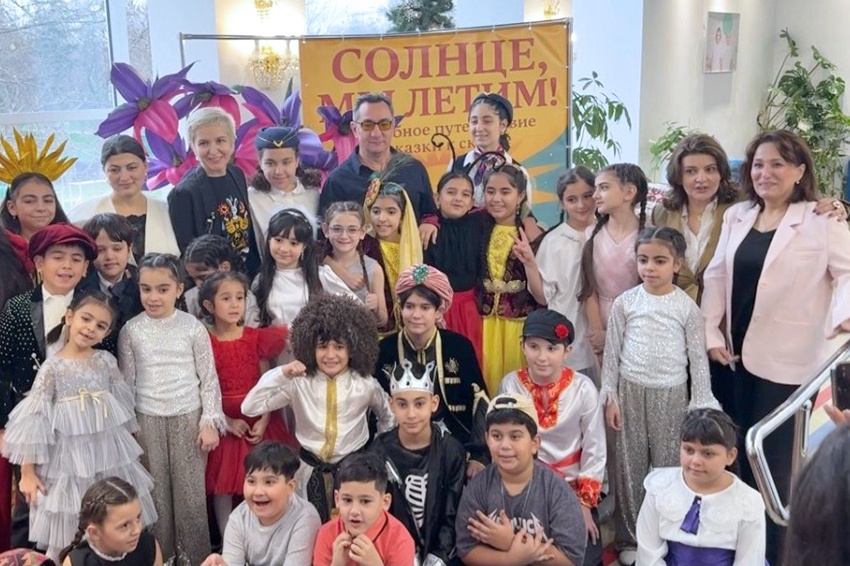 Участники спектакля и его создатели. Участники спектакля и его создатели.