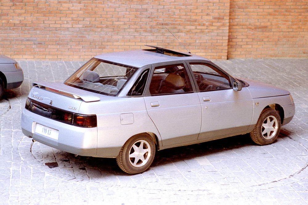 ВАЗ-2110.
