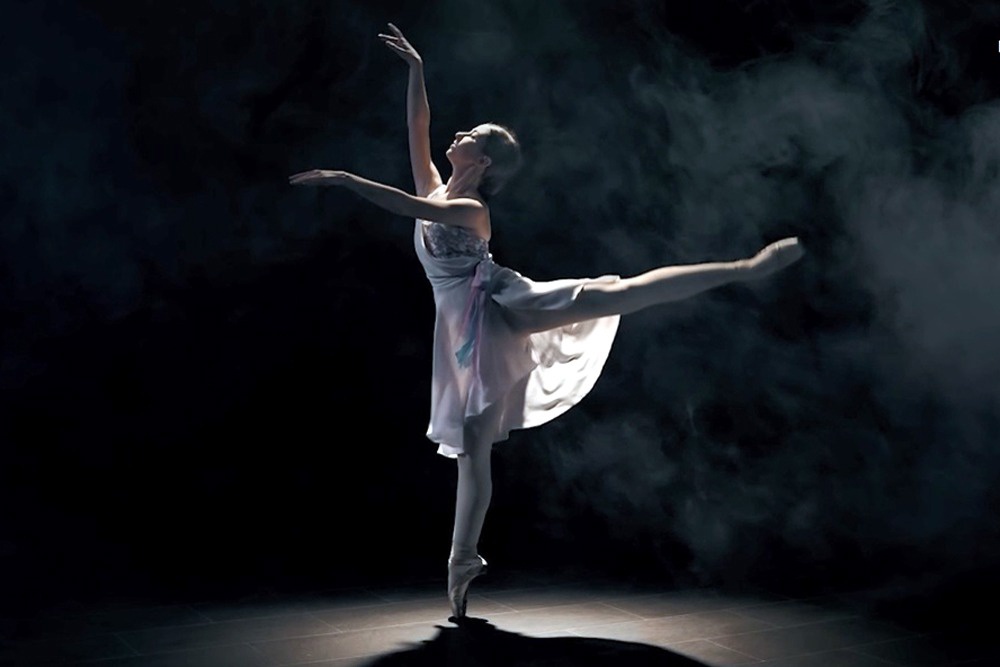 Роль юной балерины Веры сыграла актриса Анна Сотникова. 