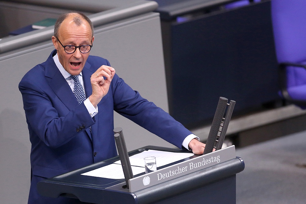 Канцлер ФРГ Фридрих Мерц очень не любит, когда его критикуют. 