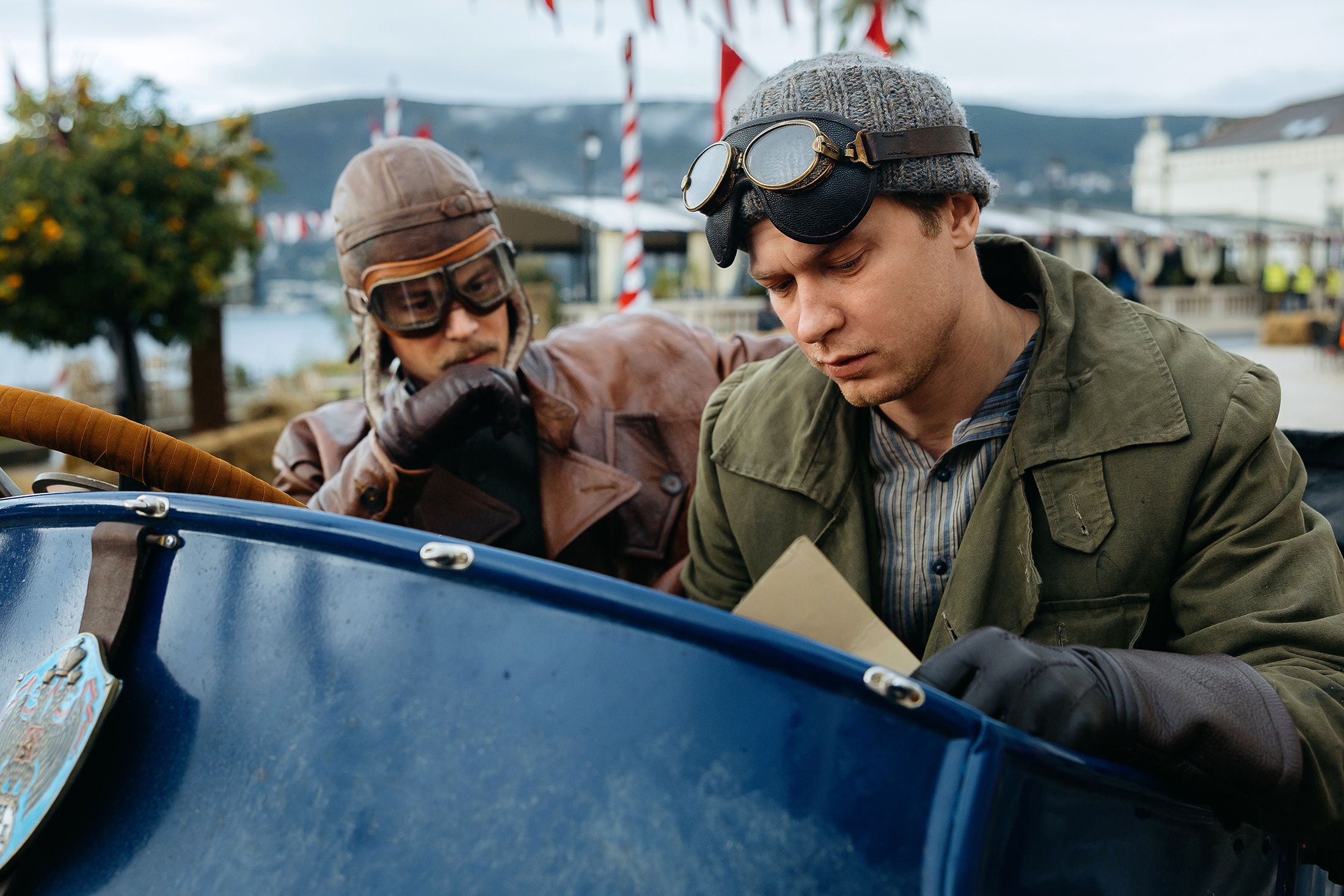 Иван Янковский рассказал, что Юра Борисов на съемках частенько его разыгрывал.
Иван Янковский рассказал, что Юра Борисов на съемках частенько его разыгрывал.