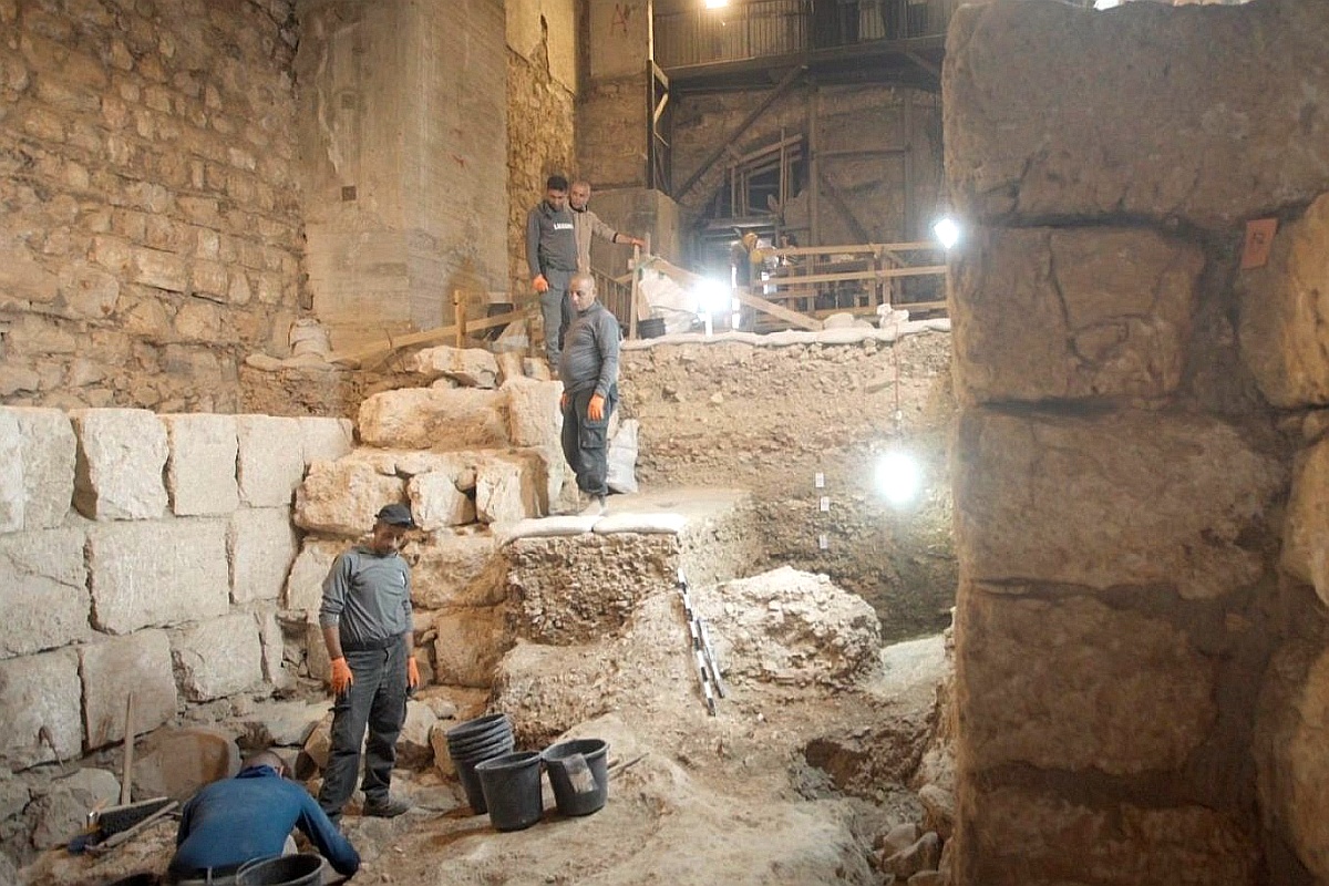 Впечатляющий участок стены Иерусалима эпохи Хасмонеев откопали рядом с Башней Давида у Яффских ворот. Впечатляющий участок стены Иерусалима эпохи Хасмонеев откопали рядом с Башней Давида у Яффских ворот.