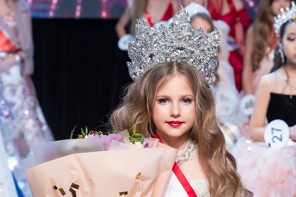 Воронежскую школьницу признали самой красивой девочкой России.