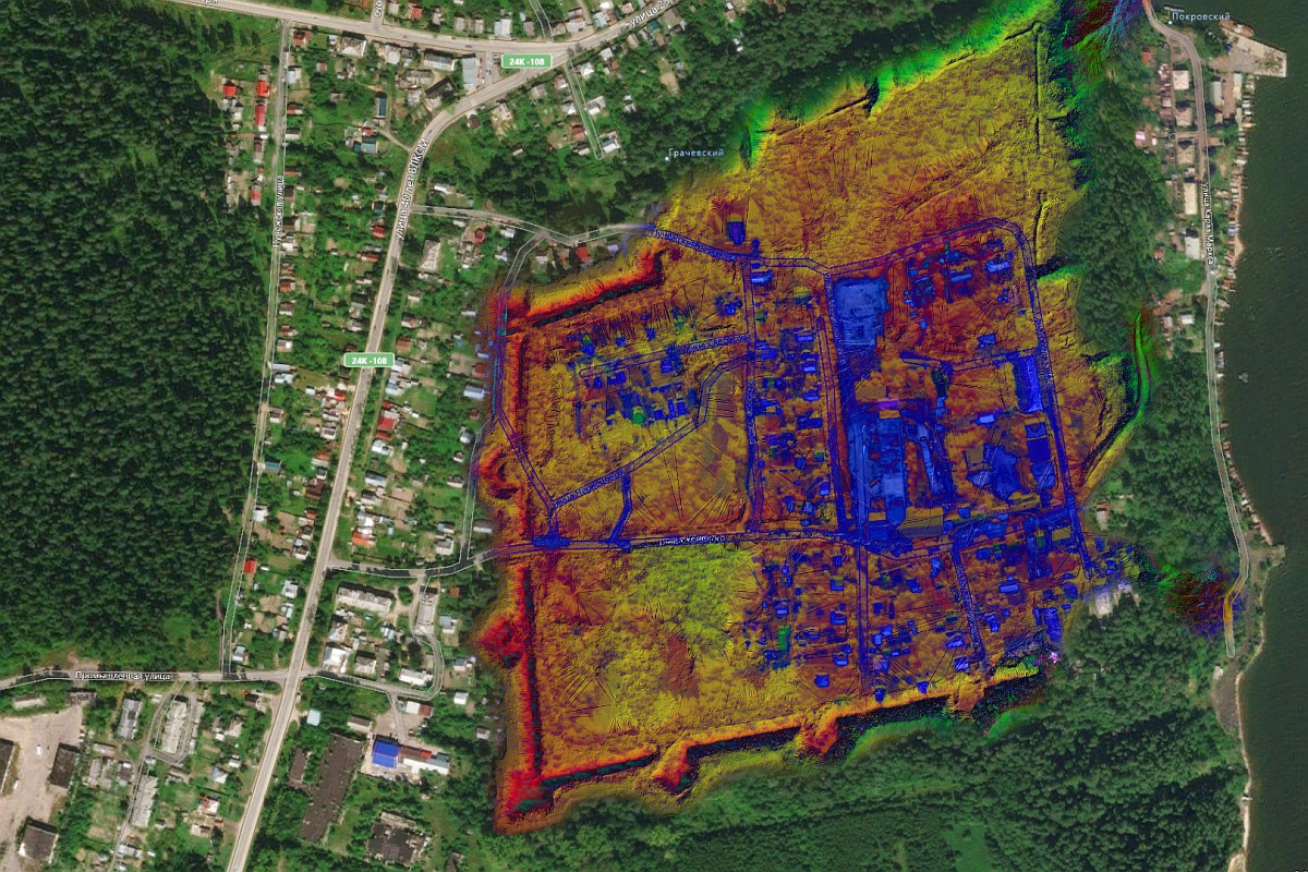 Космоснимок Белого города Юрьевца и совмещение его со светотеневым изображением 3D-модели.