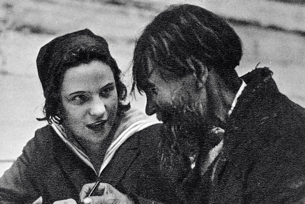 Со временем, помимо ликпунктов, появились и другие формы обучения - школы для малограмотных, курсы, рабфаки.