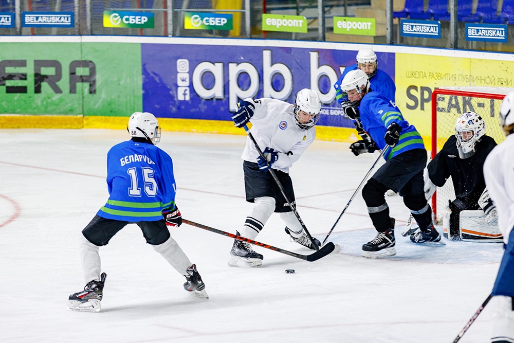 В этом году Спартакиада отметила свое 22-летие и объединила 230 юных спортсменов из двух стран.