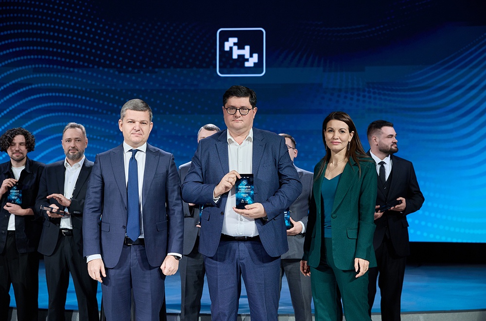 Руководитель проекта Технологии "Российской газеты" Олег Капранов прошел обучение в "Мастерской новых медиа" Руководитель проекта Технологии "Российской газеты" Олег Капранов прошел обучение в "Мастерской новых медиа"