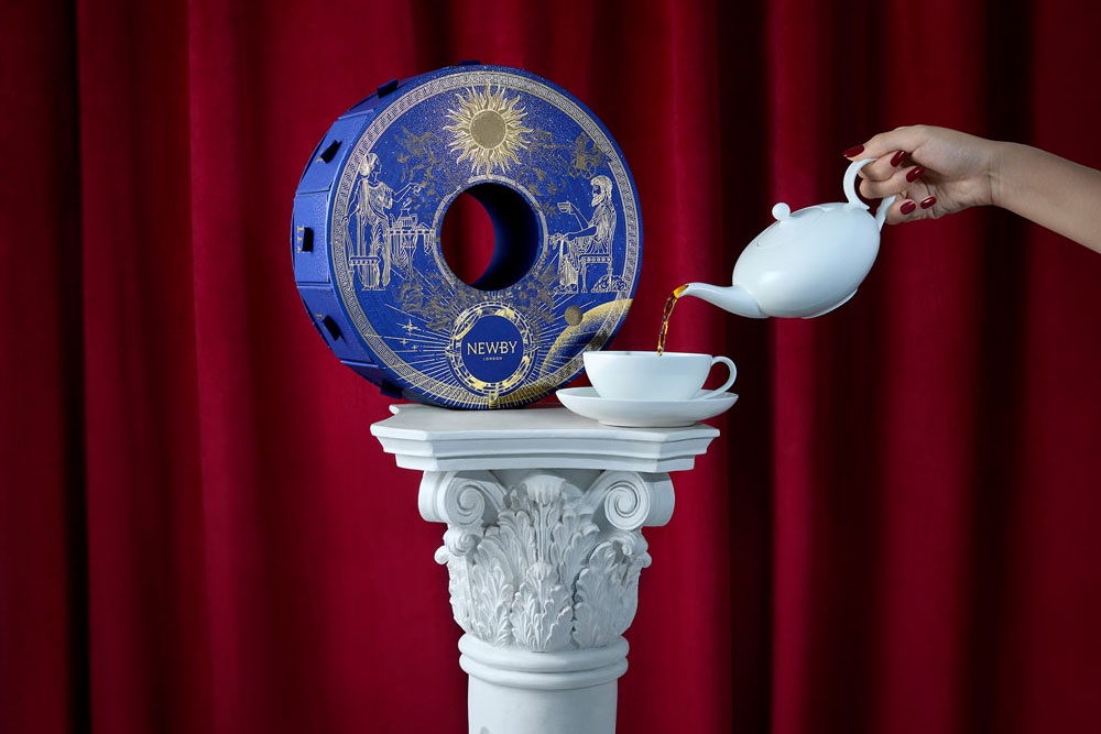 В ассортименте Newby более 150 купажей чая, собранного вручную на лучших мировых плантациях. Ароматный чай к новогоднему столу