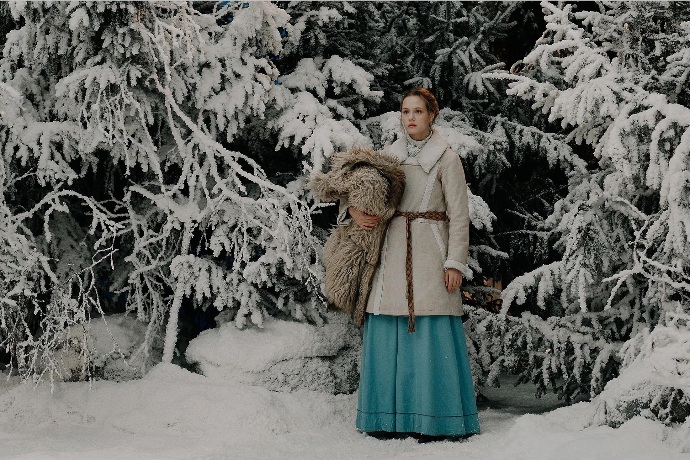 Стартовали съемки новой экранизации знаменитой сказки "Морозко". Авторы картины позиционируют ее как семейную сказку с сочетанием русского фольклора и фэнтези.