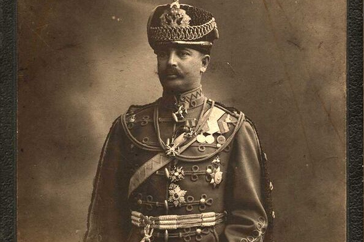 Генерал Стенбок сделал блестящую военную карьеру. Свою встречу с ним в 1914 году описал поэт Николай Гумилев в "Записках кавалериста", отмечая его смелость и уверенность на поле боя. Генерал Стенбок сделал блестящую военную карьеру. Свою встречу с ним в 1914 году описал поэт Николай Гумилев в "Записках кавалериста", отмечая его смелость и уверенность на поле боя.