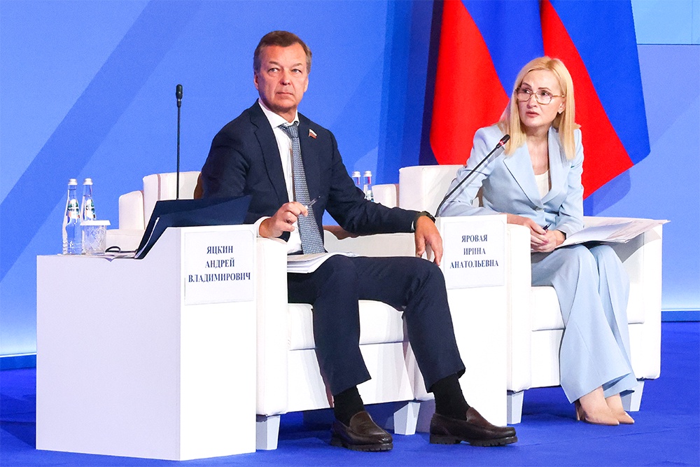 Зампред Госдумы Ирина Яровая поддержала предложение первого вице-спикера Совфеда Андрея Яцкина разобраться с работой школьных медкабинетов.