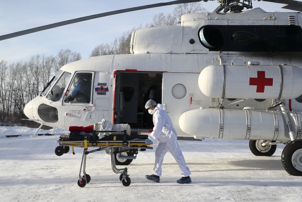 В отдаленных районах санитарная авиация зачастую - единственный вариант для спасения жизни пациента.