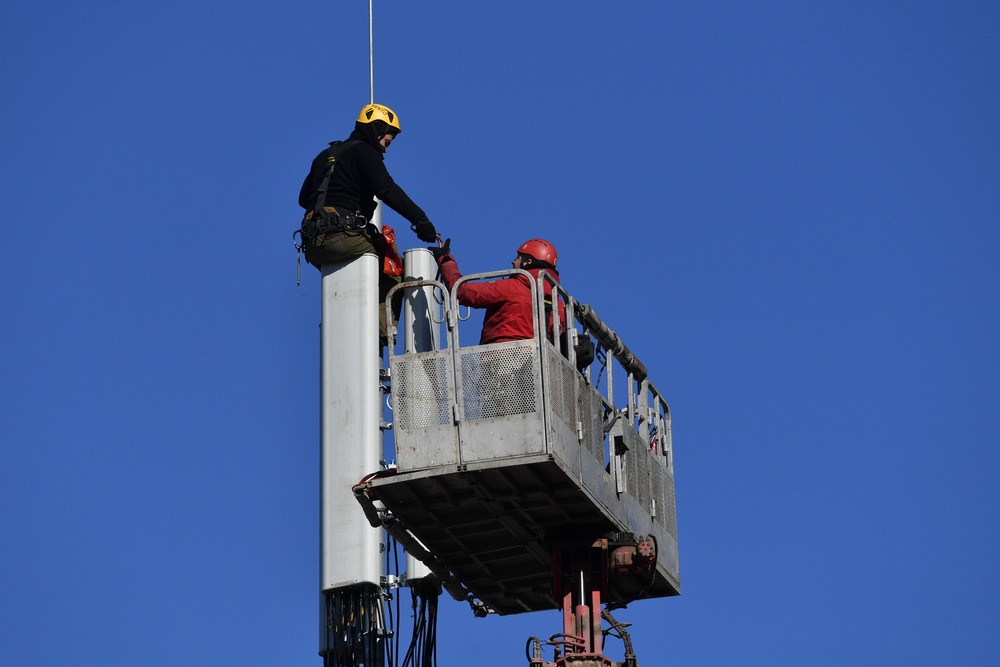 Операторы будут обязаны делиться базовыми станциями вдоль автодорог.