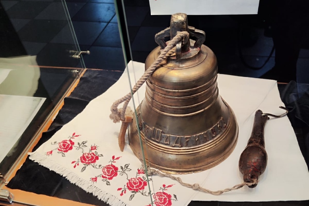 Колокол, который купил шадринский предприниматель на аукционе в Москве