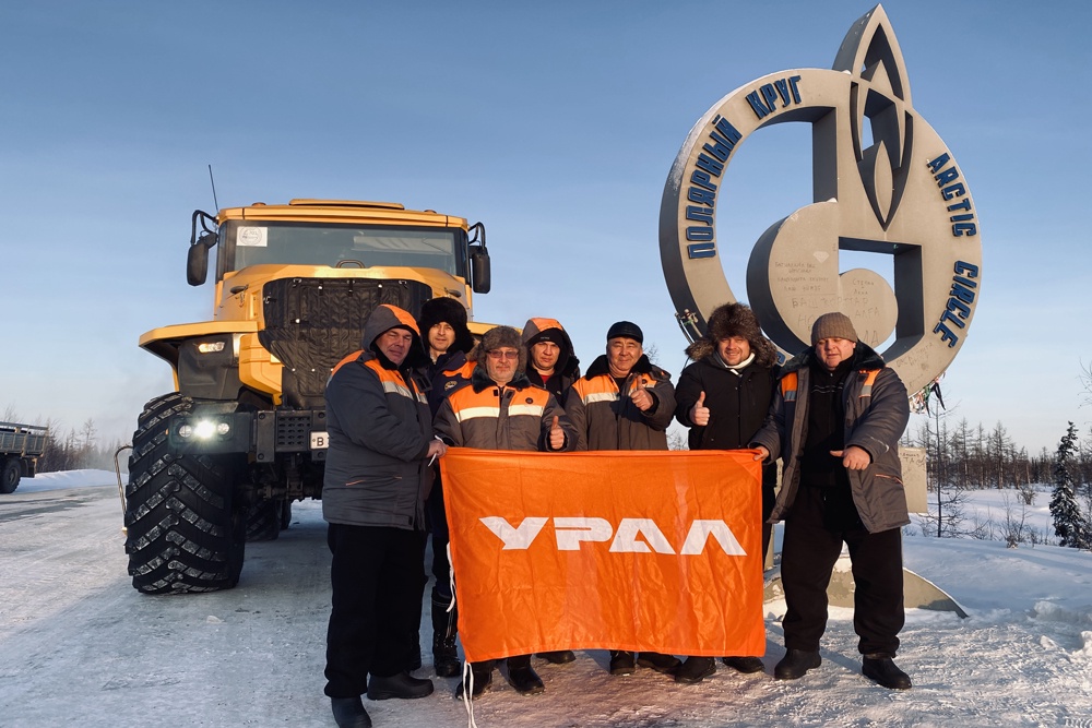 "Арктический автобус" из Миасса принял участие в экспедиции МЧС по районам Крайнего Севера, подтвердив эксплуатационные характеристики. "Арктический автобус" из Миасса принял участие в экспедиции МЧС по районам Крайнего Севера, подтвердив эксплуатационные характеристики.