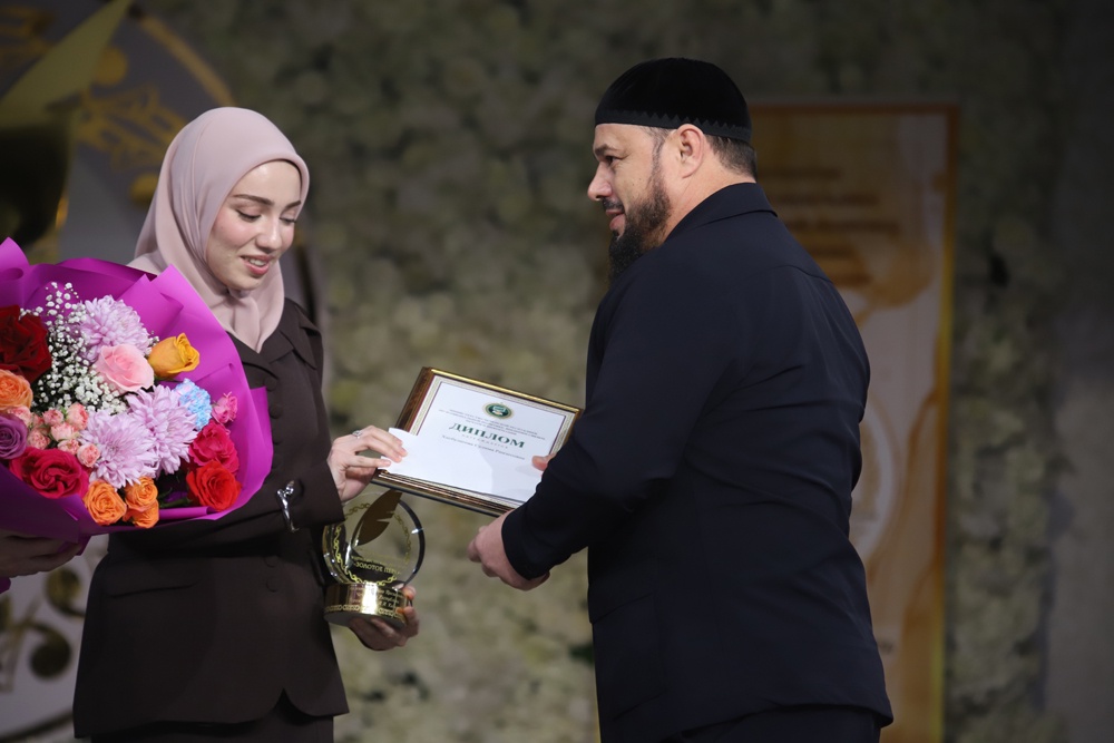 Победительница конкурса "Золотое перо" Селима Хасбулатова один из выпусков своей программы посвятила истории чеченского театра