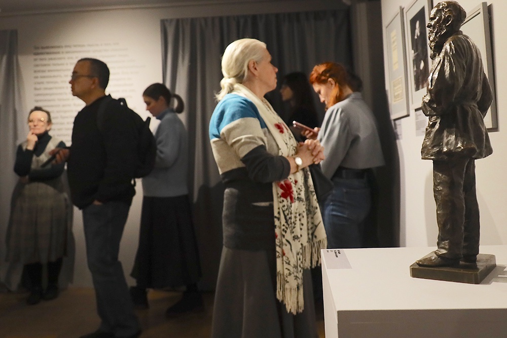 Перед кураторами проекта стояла непростая задача: проиллюстрировать духовные искания.