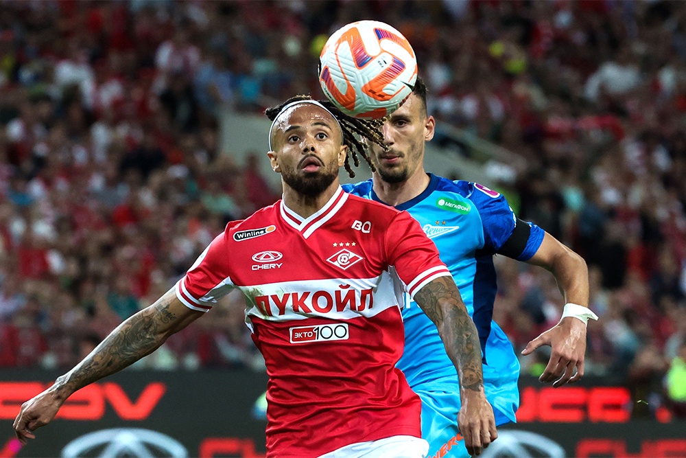 Полузащитник московского "Спартака" Тео Бонгонда представляет на Кубке Африки сборную ДР Конго.