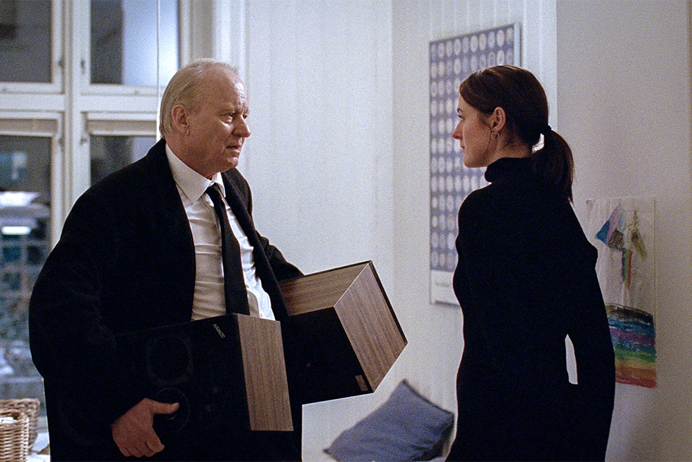 Стеллан Скарсгард (режиссер Борг) и Ренате Реинсве (его дочь Нора) сыграли здесь свои лучшие роли.