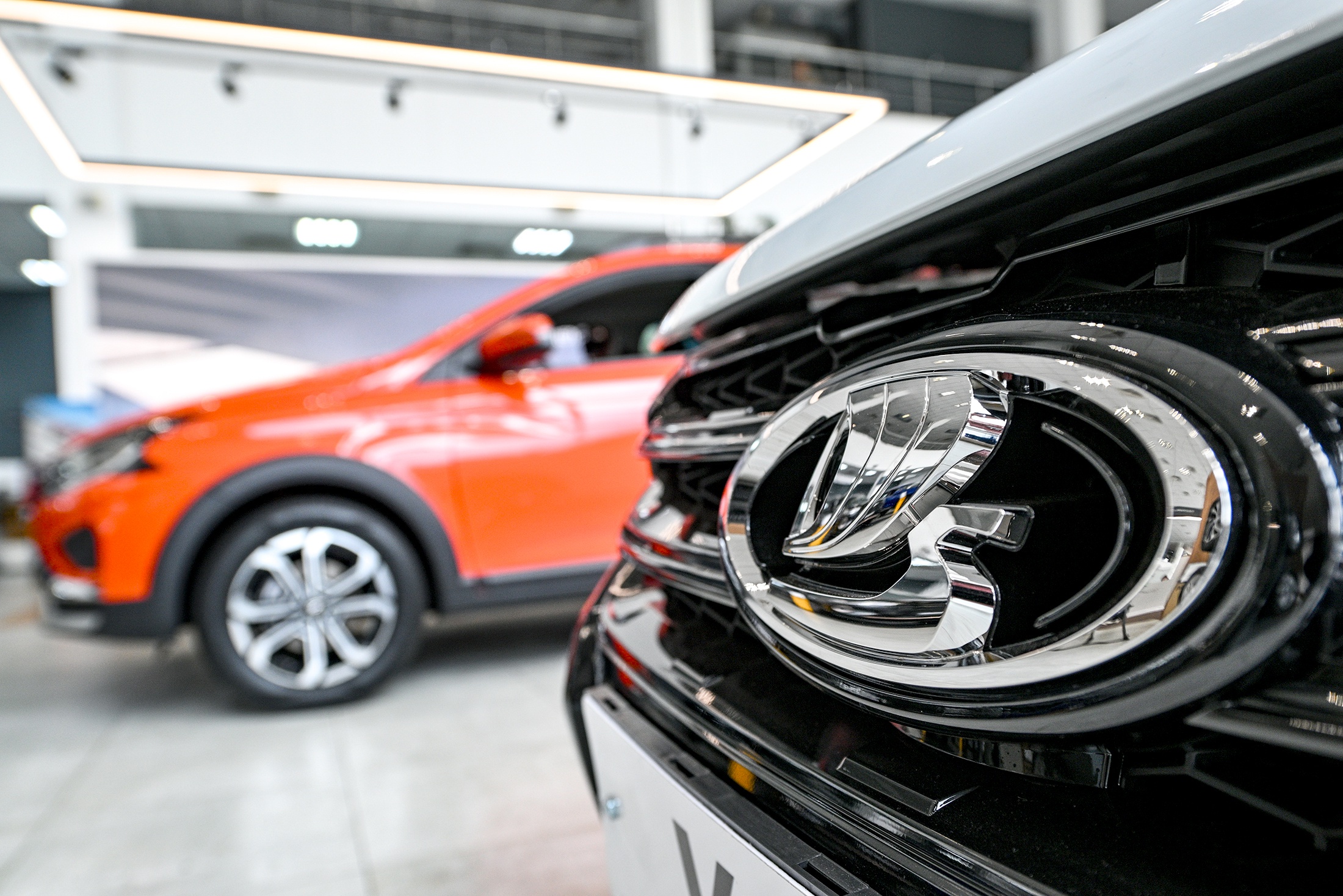 Lada Iskra и Lada Vesta.